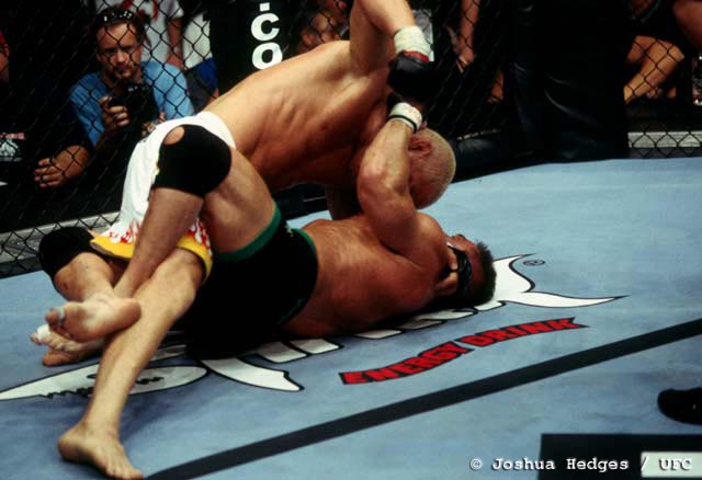 ufc40_ortiz_vs_shamrock_46.jpg